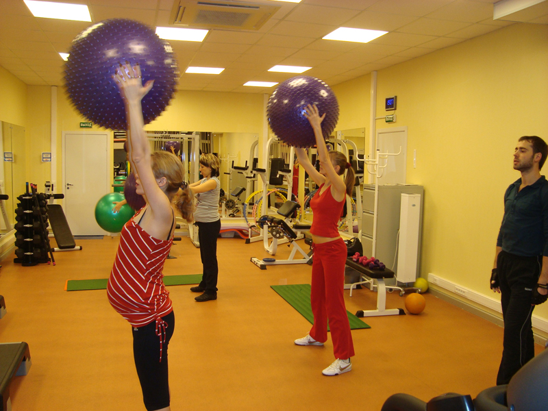Спорт для беременных: можно ли тренироваться